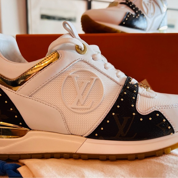 LOUIS VUITTON Run Away Sneakers - NEW - Picture 3 of 10